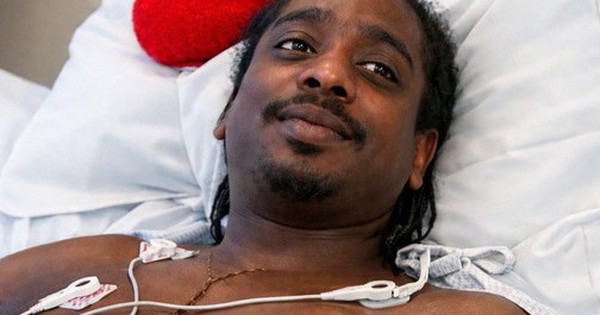 Người đàn ông có 2 trái tim