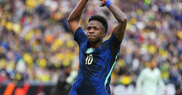 Vinicius bị chỉ trích dữ dội