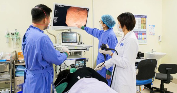 Phóng đại thực quản 150 lần, bác sĩ Bệnh viện K 'tóm gọn' ung thư từ sớm