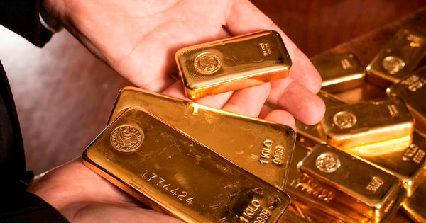 Nghịch lý khó hiểu: Vàng là 