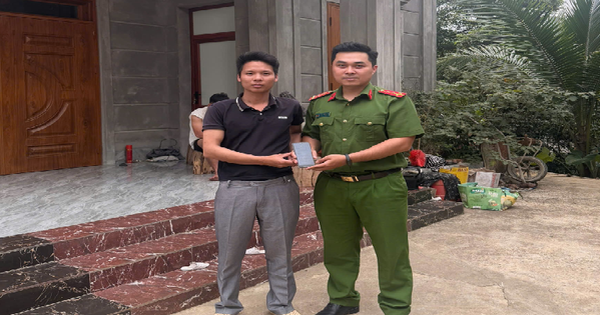 Nhận tin người đàn ông SN 1997 được chuyển khoản 60 triệu đồng, công an mời cô gái SN 2008 ở Hà Nội tới làm việc