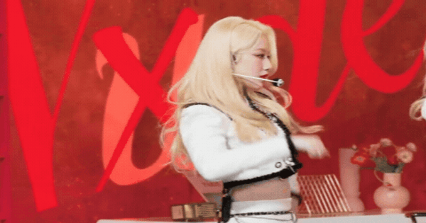 Mỹ nhân da trắng môi đỏ, đẹp siêu thực như 