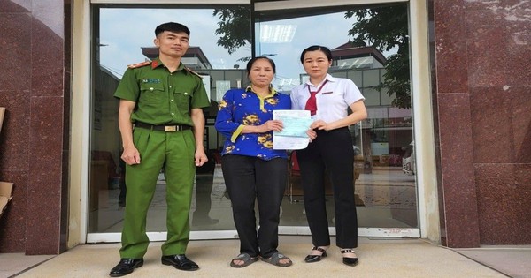 Tài khoản ngân hàng của người phụ nữ SN 1962 bất ngờ có giao dịch 20 triệu đồng, công an nhanh chóng vào cuộc xác minh