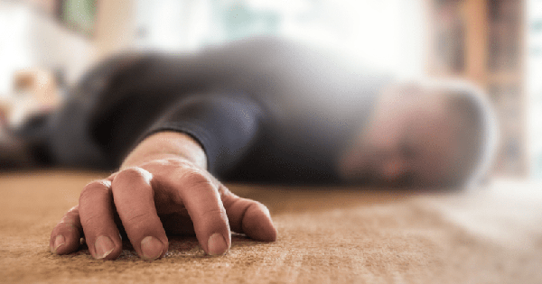 Người đàn ông 51 tuổi tử vong sau bữa ăn cùng bạn bè, bác sĩ chỉ mặt điểm tên sai lầm 