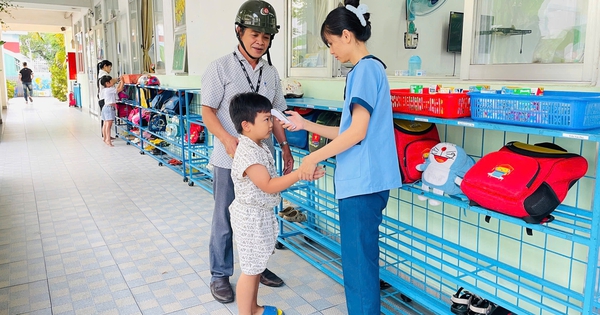 Bệnh tay chân miệng tăng đột biến, trường học ứng phó ra sao?