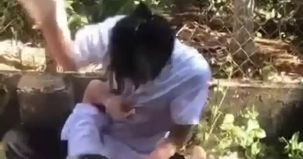 Hai nữ sinh cấp 2 lao vào đánh nhau, một em nhập viện điều trị