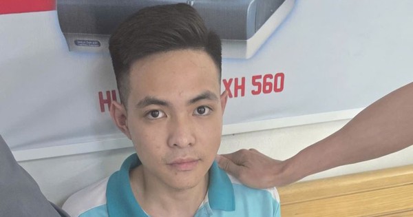 Nam thanh niên SN 2004 bị chú ý vì biểu hiện lạ tại phòng khám, lộ bí mật trong túi quần