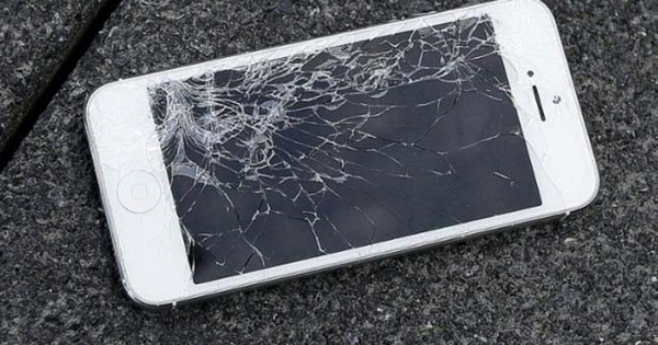 Đừng vội vứt điện thoại, laptop cũ: Tiền cả đấy!