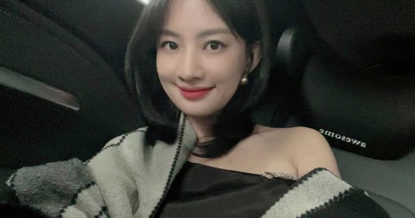 Gallery - "Nữ sinh yêu thầy Mai Tài Phến" biến mất khỏi showbiz