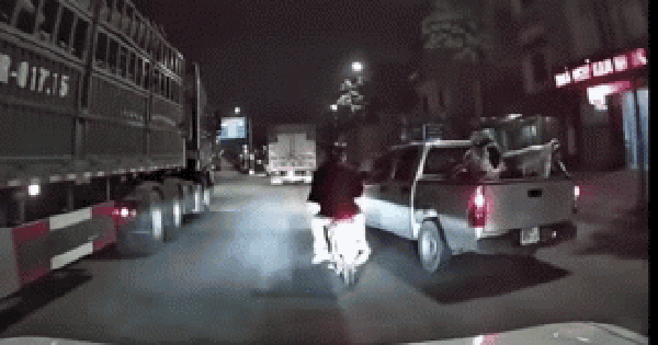 Vụ tạt đầu khiến 3 người suýt ngã vào xe đầu kéo: Hành vi nguy hiểm cho xã hội, có dấu hiệu tội phạm