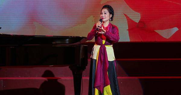 NSND duy nhất được giới thiệu, Giám đốc Nhà hát nhận bằng khen Thủ tướng