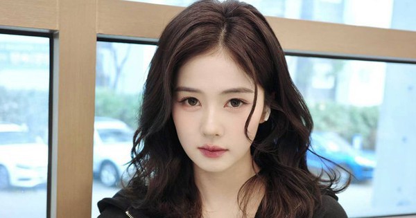 Clip 15s của Bạch Lộc khiến Triệu Lộ Tư và Jang Wonyoung bị nhắc tên