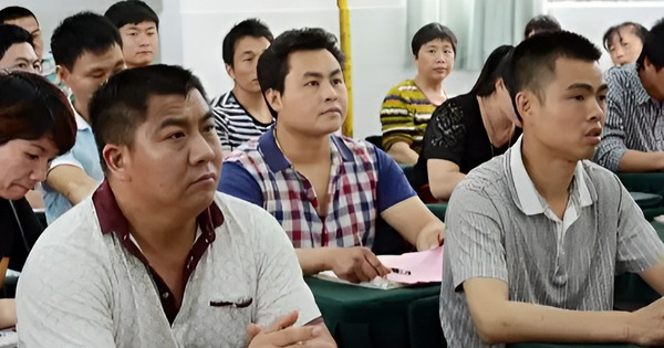 Người bố công nhân ở Hà Nội than thở chuyện con trai, 1 người hỏi ngược: 