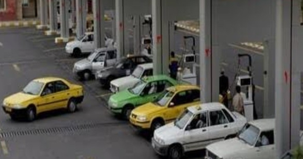 Thiếu xăng dầu kéo dài, người Iran đưa 