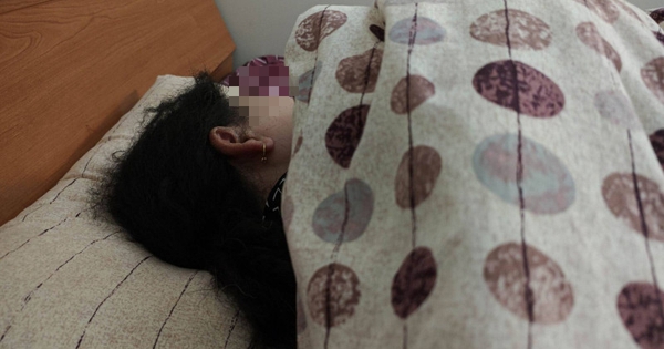 Người phụ nữ đang mạnh khỏe bỗng tử vong trong lúc ngủ, bác sĩ nói thẳng: 3 thói xấu này là 