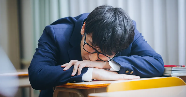 Con bỏ đi sau một câu nói của bố, người mẹ Hà Nội bật khóc: 