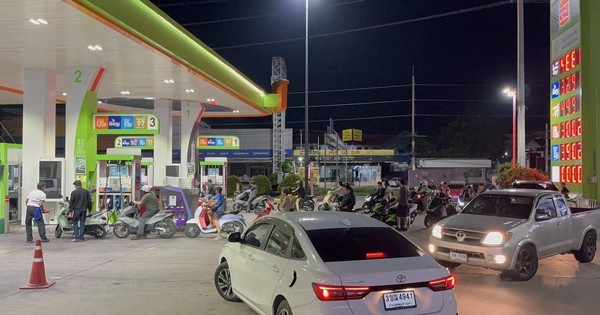 Sau Việt Nam, chính phủ Thái Lan đang xem xét áp dụng một biện pháp mạnh để giảm giá xăng dầu