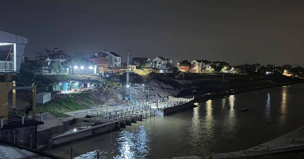 Trắng đêm tìm kiếm 3 mẹ con nghi gieo mình xuống sông Hồng ở Hưng Yên