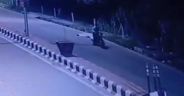 Người phụ nữ tử vong sau khi bị chồng đẩy ngã khỏi xe máy
