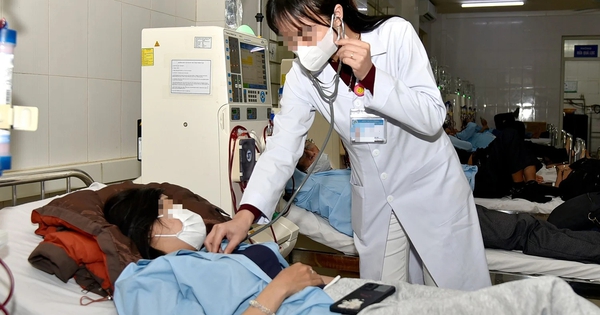 Uống 2 cốc nước 