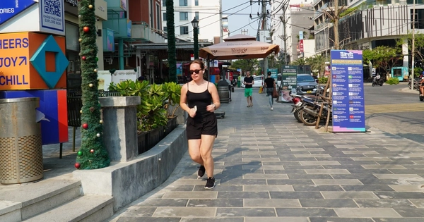 Vỉa hè đường ven biển Đà Nẵng 'thay áo'