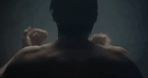 Cả thế giới đang đổ xô xem phim Hàn hot điên đảo: Nam chính khoe thân quá cháy, xa hoa lộng lẫy ngập mùi tiền