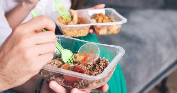 Bác sĩ kêu gọi: Đừng làm điều này vào bữa trưa!