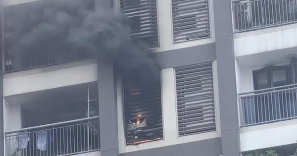 Cháy căn hộ tầng 10 tại chung cư cao 45 tầng ở TPHCM
