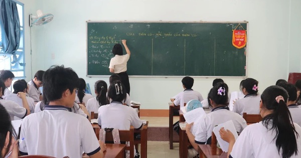 Yêu cầu dừng ngay việc dạy bù để hoán đổi ngày nghỉ