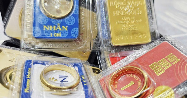 Sáng 11-4, giá vàng miếng SJC và vàng nhẫn đồng loạt giảm trở lại