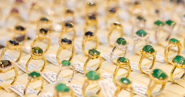 Giá vàng hôm nay 12/4: Chững lại phiên cuối tuần