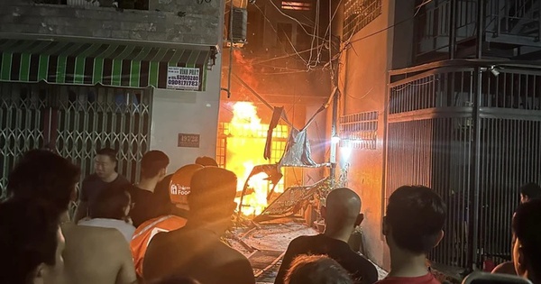 Cháy nhà trọ ở TP.HCM, 7 người thương vong