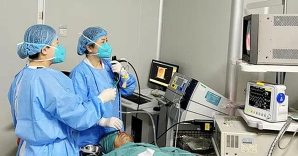 Người đàn ông 57 tuổi mắc ung thư giai đoạn cuối dù không hút thuốc, uống rượu, nguyên nhân từ 1 thói quen ăn uống nhiều người thích