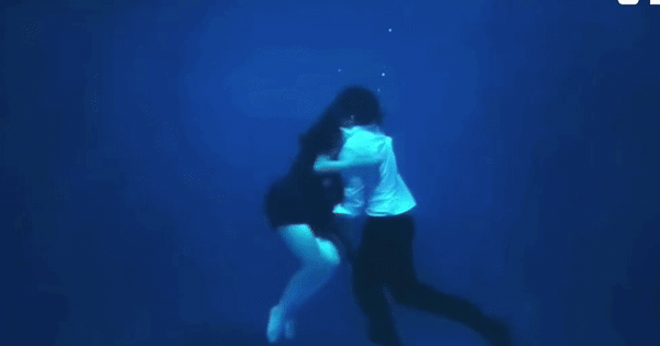 Xuất hiện cảnh hôn đẹp nhất phim Trung Quốc: Cặp chính đẹp như thơ nhưng netizen vẫn điên tiết vì 1 lý do