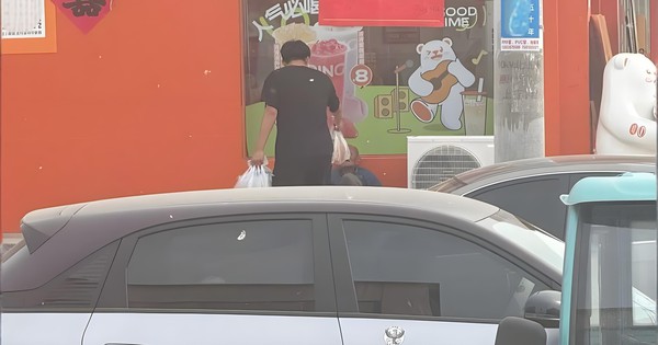 Sắp tốt nghiệp liền đòi chuyển tiền nhờ người lạ 