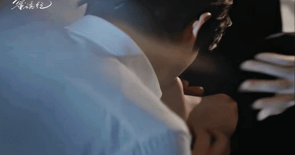 Ai thích drama đừng bỏ qua phim Trung Quốc này: Tổng tài yêu lao công cuốn vô cùng tận, chiếu 1 ngày đạt 5 tỷ view