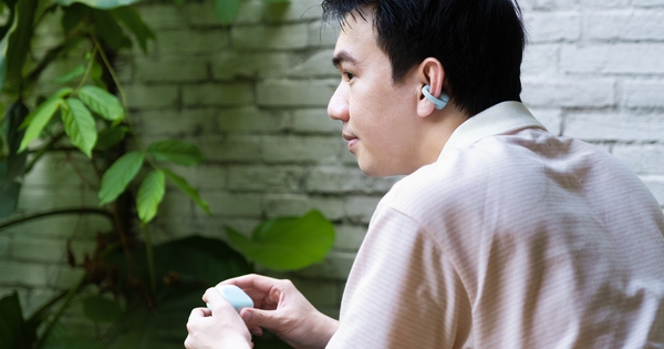 Trên tai Sony Clip WF-LC900: Tai nghe kẹp tai lạ mắt, nghe nhạc nhưng vẫn kết nối xung quanh