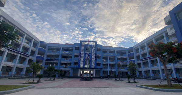 Đình chỉ cô giáo phạt 5 học sinh tự chích kim tiêm vào tay