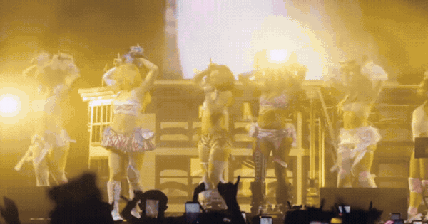 5 mỹ nhân hot nhất Coachella 2026: Bị chê hát dở vẫn leo thẳng BXH toàn cầu, hát nhảy bốc lửa không ai bằng