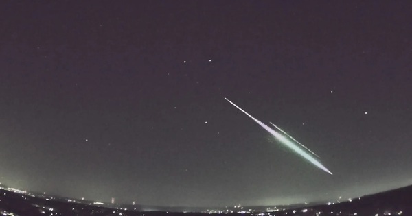 Đêm mai, chờ đón “cầu lửa” Thiên Cầm rực sáng dưới trăng non