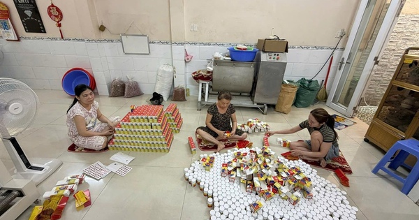 Đột kích “xưởng” thuốc giả khủng ở TP.HCM: Thu giữ 790kg viên nén, 4.000 hộp thuốc dán 