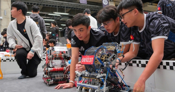 3 đội tuyển LSTS đại diện Việt Nam lên đường chinh phục sân chơi Robotics lớn nhất hành tinh