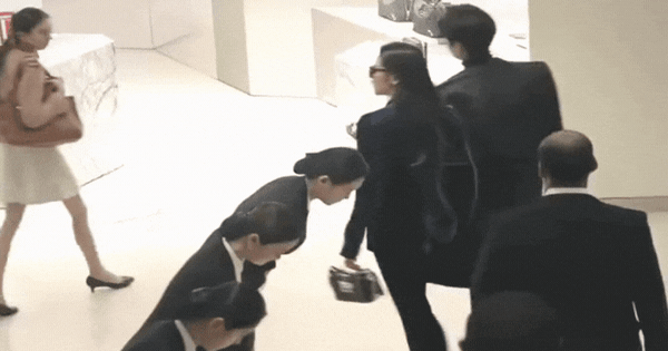 10 năm qua chưa từng thấy cặp đôi nào sang vậy: Nhà trai là hệ tư tưởng nhan sắc, nhà gái đẹp đến từng hơi thở