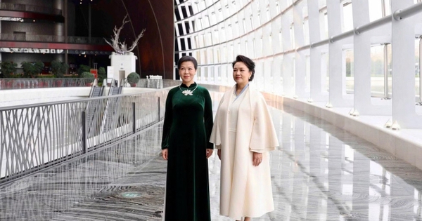 Công trình Phu nhân Ngô Phương Ly vừa thăm: Bao quanh bởi hồ nhân tạo, có lối vào qua hành lang ngầm