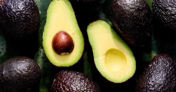 Ai không nên ăn quả bơ?