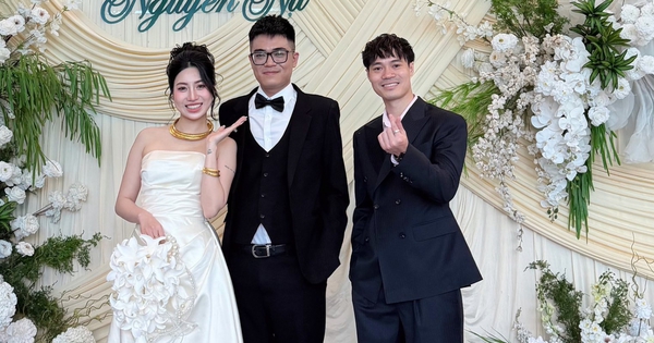 Văn Toàn diện vest bảnh bao ăn cưới em gái, cô dâu visual sáng bừng, vàng đeo trĩu cổ