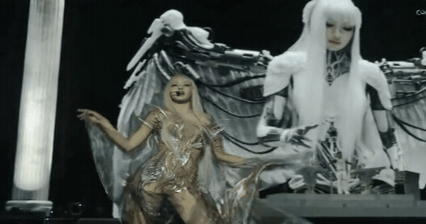 Lisa (BLACKPINK) hoá 