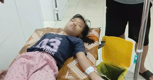 Nghi ngộ độc sau ăn bánh mì, hơn 20 người nhập viện cấp cứu