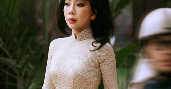 2 lần tức giận bỏ về giữa sự kiện của Trác Thúy Miêu, lần đầu còn ném luôn thiệp mời