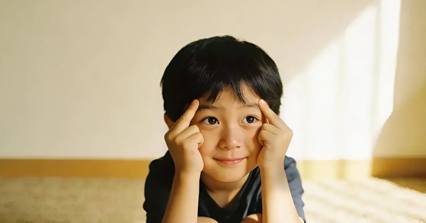 Nếu con bạn thể hiện 4 cử chỉ tay này, đó là dấu hiệu điển hình của trí thông minh!